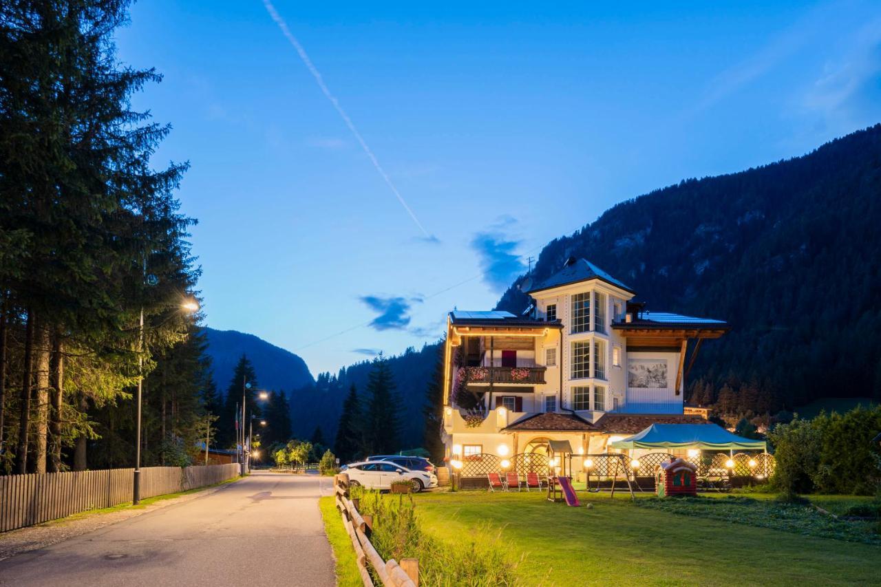 Chalet Pineta Relax Location Canazei Buitenkant foto